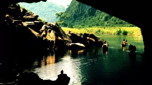 Cửa động Phong Nha